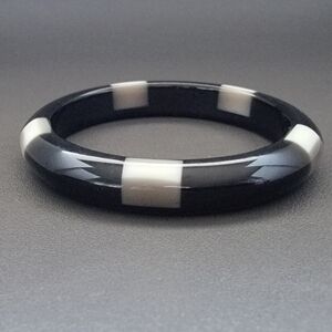 Ombre Lucite Bangle – Y2K Minimalist Quiet Luxury Bracelet